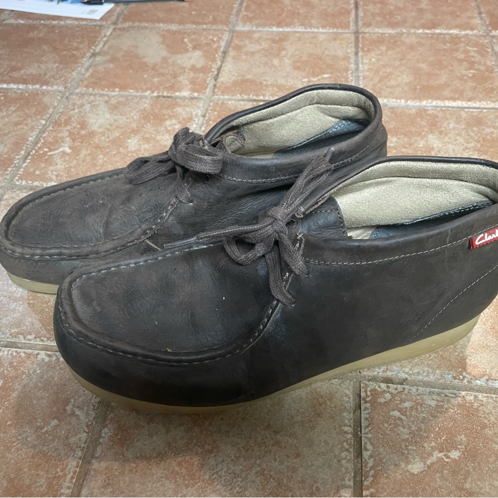 Mens Clark Wallabies - super comfort - men’s 9.5